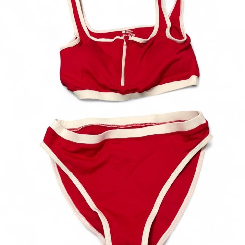 red sporty bikini set ❤️🔥 contrast trim two piece with zip front top